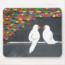 煉瓦鳥の壁: 落書きの壁