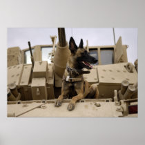 軍の作業犬は米陸軍M2A3で置かれます ポスター