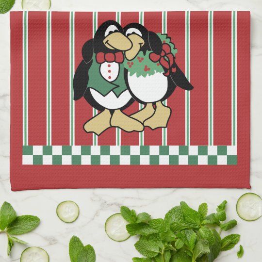 かわいい初めてのクリスマスペンギンカップルが赤緑を愛 キッチンタオル Zazzle Co Jp