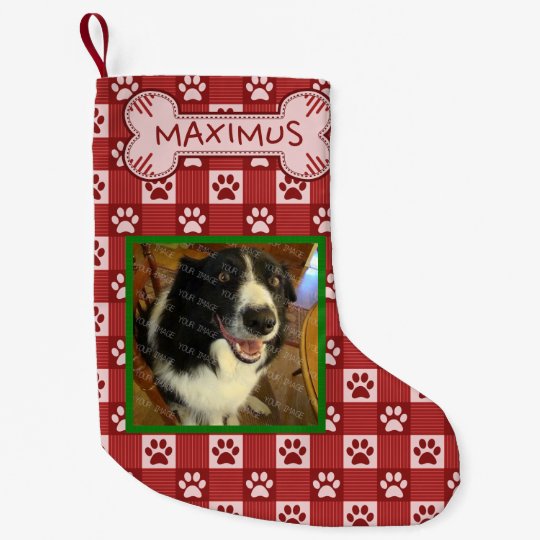 犬のカスタムな写真の名前 の赤い足のプリントのギンガムの骨 スモールクリスマスストッキング Zazzle Co Jp