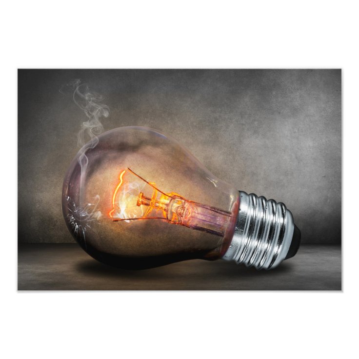 白熱 赤熱 光を放つな電球の割れたガラス煙の写真 フォトプリント Zazzle Co Jp