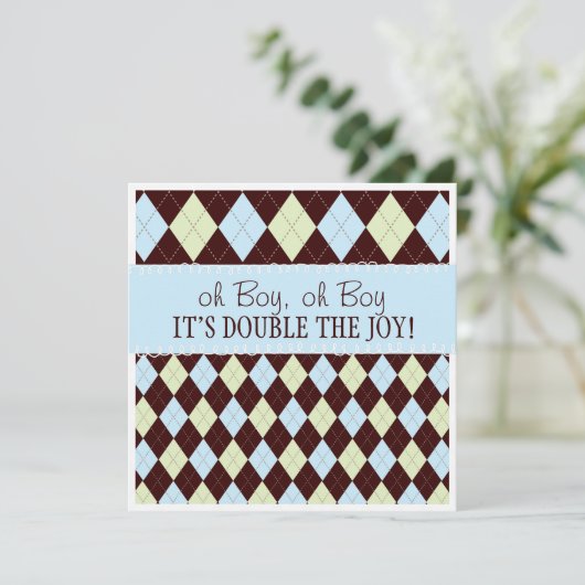 ああそれは双生児のアーガイル柄のな男の赤ちゃんの双生児のシャワーです 招待状 (スタンド正面)