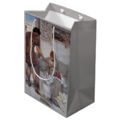 あいさ静かせ(by Lawrence Alma-Tedamo) ミディアムペーパーバッグ (裏面アングル)