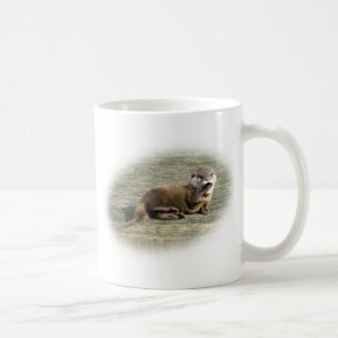 あくびをしているかわいいベビーのカワウソ コーヒーマグカップ