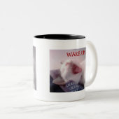 あくびをしている猫 ツートーンマグカップ (正面右)