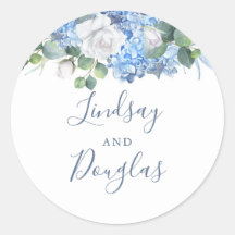 あじさいと白い花ほこりっぽい青い水色