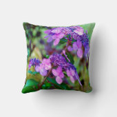 あじさい花を叫ぶ紫色のひねり クッション (裏面)