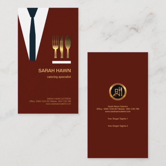 あずき色のウェイターのスーツの金フォークのナイフのスプーン 名刺 (正面/裏面)