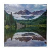 あずき色の鐘 タイル (正面)