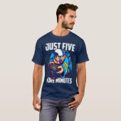 あと5分ゲームしようビデオゲームオタクゲーマーfa tシャツ (正面フル)