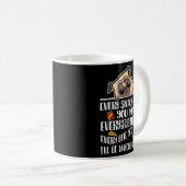 あなたが作るすべてのスナック私はあなたの犬のパパを見ている コーヒーマグカップ (正面右)