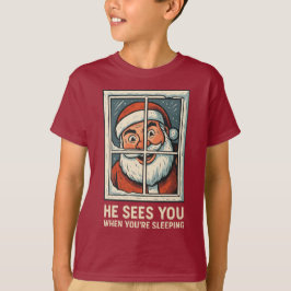 あなたが寝ている時、サンタは見ている – クリスマスの面白グッズ Tシャツ