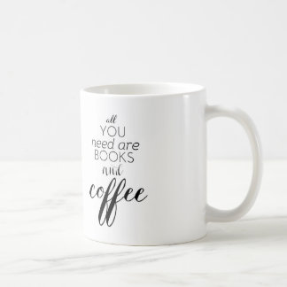 あなたが必要とするすべては本およびコーヒーです コーヒーマグカップ