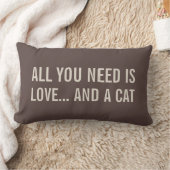 あなたが必要とするのは愛…および猫のLumbarの枕だけです ランバークッション (ブランケット)