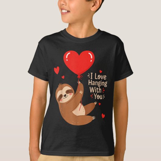 あなたと一緒に過ごすのが大好きなナマケモノ バレンタインデー Tシャツ (正面)