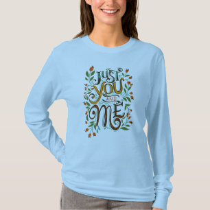 あなたと私でタイポグラフィブルーTシャツの女性用 Tシャツ