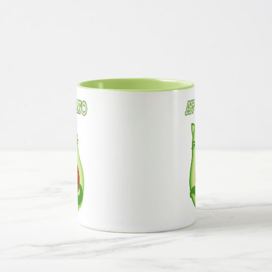 あなたにまばたきしているアボカドKetoの子猫猫 マグカップ (中央)