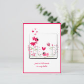 あなたのことを想って ピンクの遊び心のあるピンクの鳥 花 ポストカード (スタンド正面)