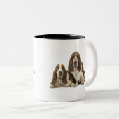 あなたのカスタム11のozのツートーンマグのバセットハウンド ツートーンマグカップ (正面右)