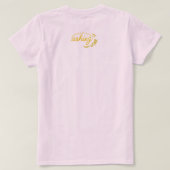 あなたのガールクラッシュな心とエレガンスが出会う場所。 Tシャツ (デザイン裏面)