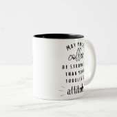 あなたのコーヒーがあなたの幼児より強くなることを願う ツートーンマグカップ (正面右)