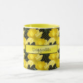 'あなたのテキスト:黄色の水仙のパターンフローラ写真 マグカップ (中央)