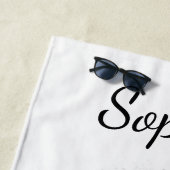 あなたのペットの写真と黒い手の上のグレーとカスタム文字 ビーチタオル (インサイチュ)