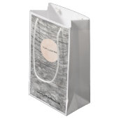 あなたのロゴの色あせた木材紙抱き枕 スモールペーパーバッグ (正面アングル)