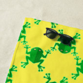 あなたの一流の|かわいい漫画のカエルを加えて下さい ビーチタオル (インサイチュ)