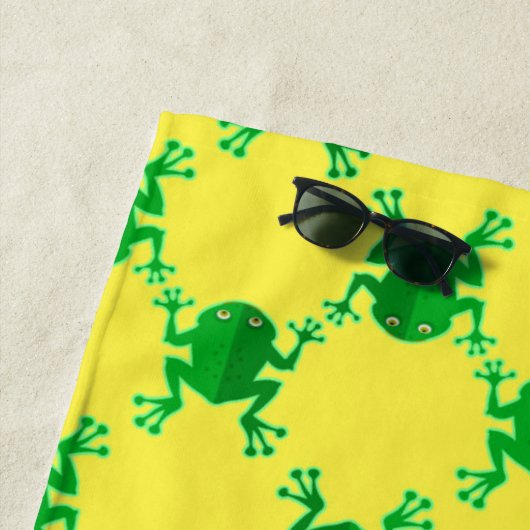 あなたの一流の|かわいい漫画のカエルを加えて下さい ビーチタオル (インサイチュ)