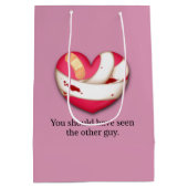 "あなたの他の男を見るべきだった"壊れたハート ミディアムペーパーバッグ (裏面)