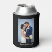 あなたの写真と文字は黒パーソナライズされた色 缶クーラー (缶正面)
