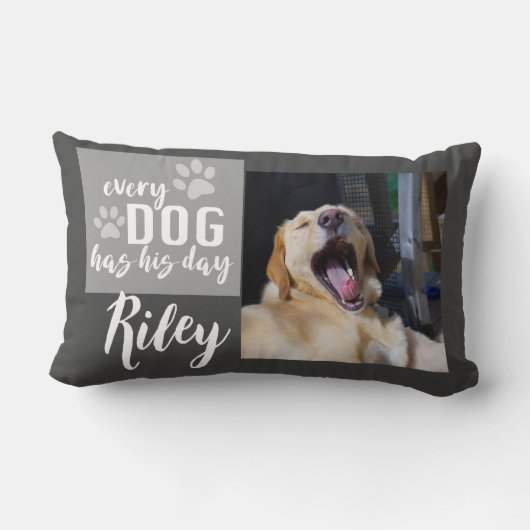 あなたの写真と文字を追加するすべての犬は彼の日の灰色を持っている ランバークッション (裏面)