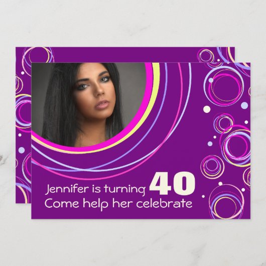 あなたの写真のファンキーな第40誕生日の招待の紫色を加えて下さい 招待状 (正面/裏面)