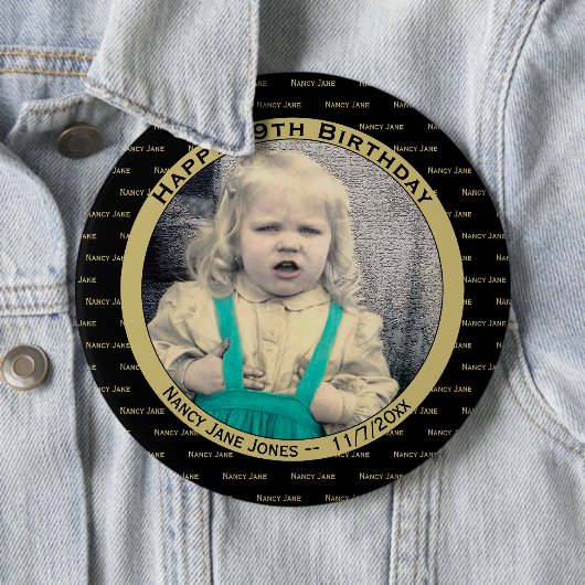 あなたの写真任意の誕生日名パターンブラック/金ゴールド 缶バッジ (インサイチュ)