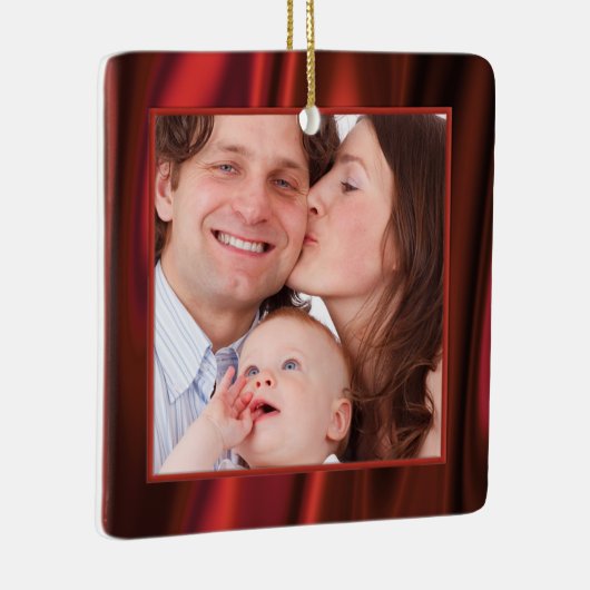 あなたの写真 – 赤い滑らかなサテンルック写真フレーム セラミックオーナメント (右)
