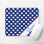 あなたの名前をカスタムするダークブルーとホワイトのハート マウスパッド (マウス)