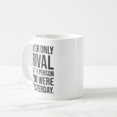 あなたの唯一のライバルはあなたである – 成功やる気を起こさせる コーヒーマグカップ (正面左)