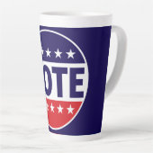 あなたの声を届けよう — VOTE カフェラテマグ (右アングル)
