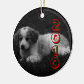 あなたの子犬の初めてのクリスマスをカスタマイズ セラミックオーナメント (左)