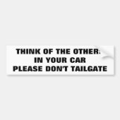 あなたの家族をテールゲート保護して下さい バンパーステッカー (正面)