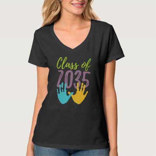 あなたの未来は私たちの手の中に 2035年卒業 幼稚園 Tシャツ (正面)