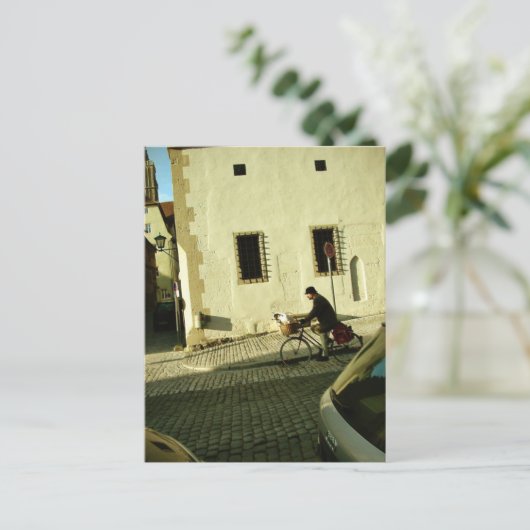 あなたの犬と一緒にスローバイクに乗る ポストカード (スタンド正面)