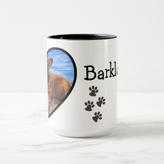 あなたの犬の写真とシンプルハートフレームポープリント愛 マグカップ (中央)