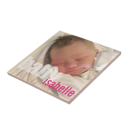 あなたの生まれたばかりのな女の赤ちゃんの写真の記念品のピンクの名前 タイル (側面)