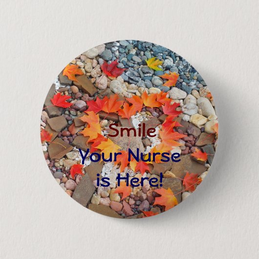 あなたの看護師がここにいます Smile! ボタン 看護師 缶バッジ (正面)