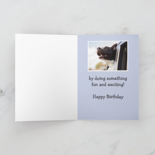 あなたの祝誕生日おもしろいエキサイティングなハッピードッグカー カード (内部)