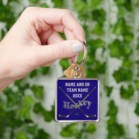 あなたの色および文字のパーソナライズなホッケーのギフト キーホルダー (手)