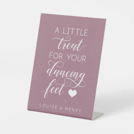 あなたの踊りのための少しトリート足の薄暗いピンク 台座サイン