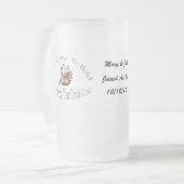 あなたの飲み物の冷えたビールを保存するため握るため及び食べるためそして フロストグラスビールジョッキ (正面左)